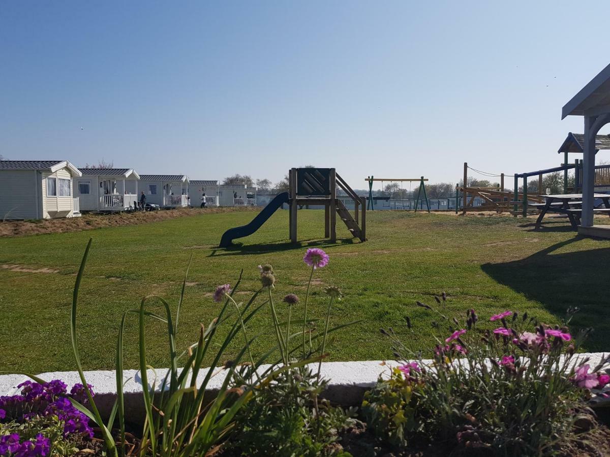 218 - 2 Bed Chalet, Belle Aire, Beach Road, Hemsby, Nr29 Exteriör bild